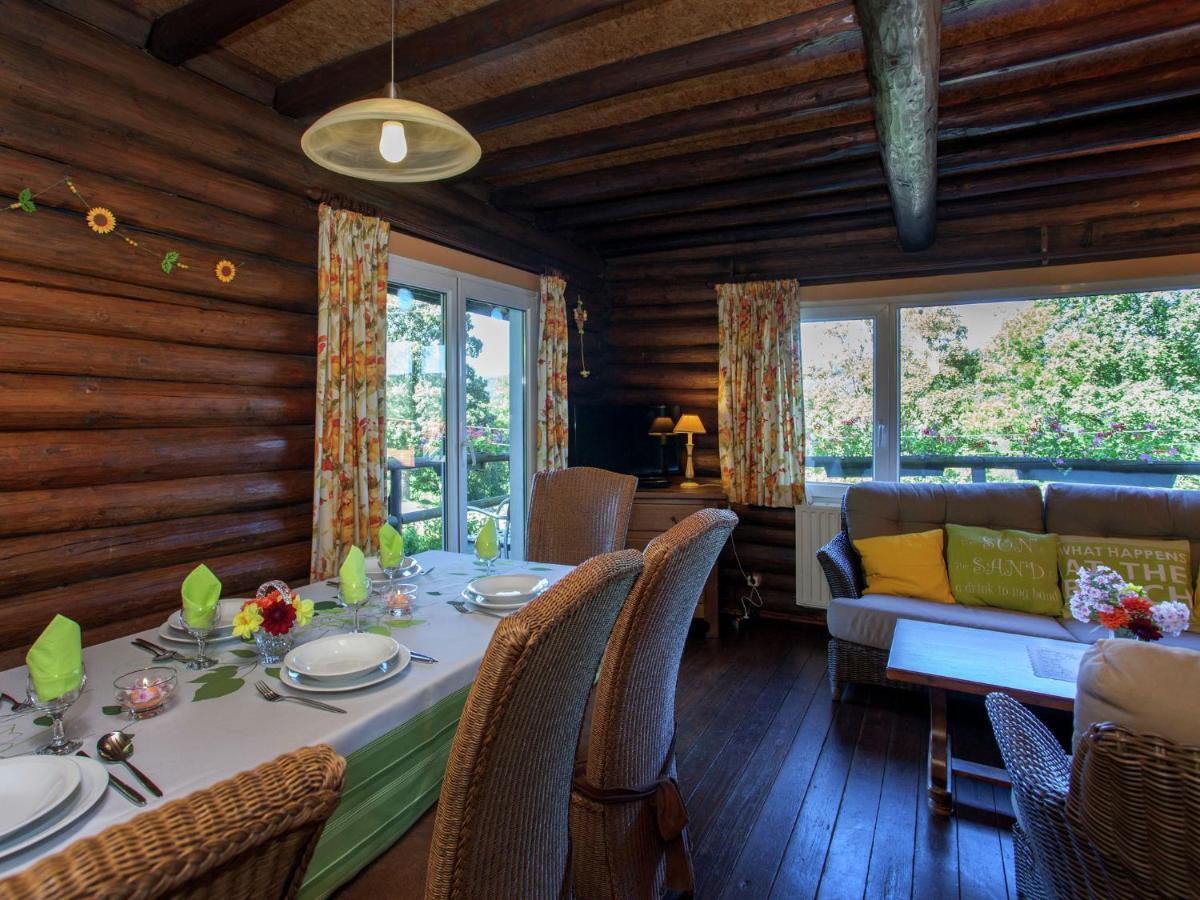 Open Wooden Chalet Built Against A Hill Francorchamps Eksteriør billede