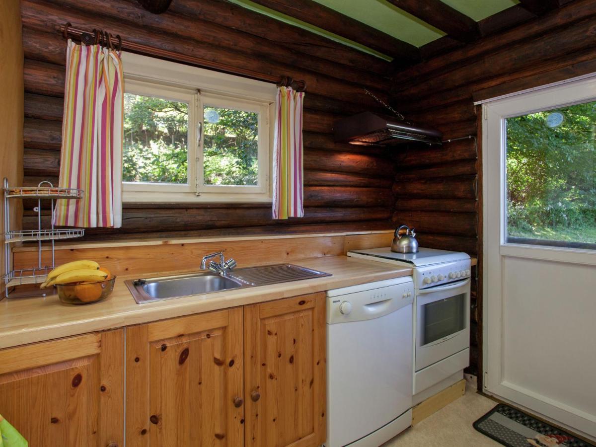 Open Wooden Chalet Built Against A Hill Francorchamps Eksteriør billede