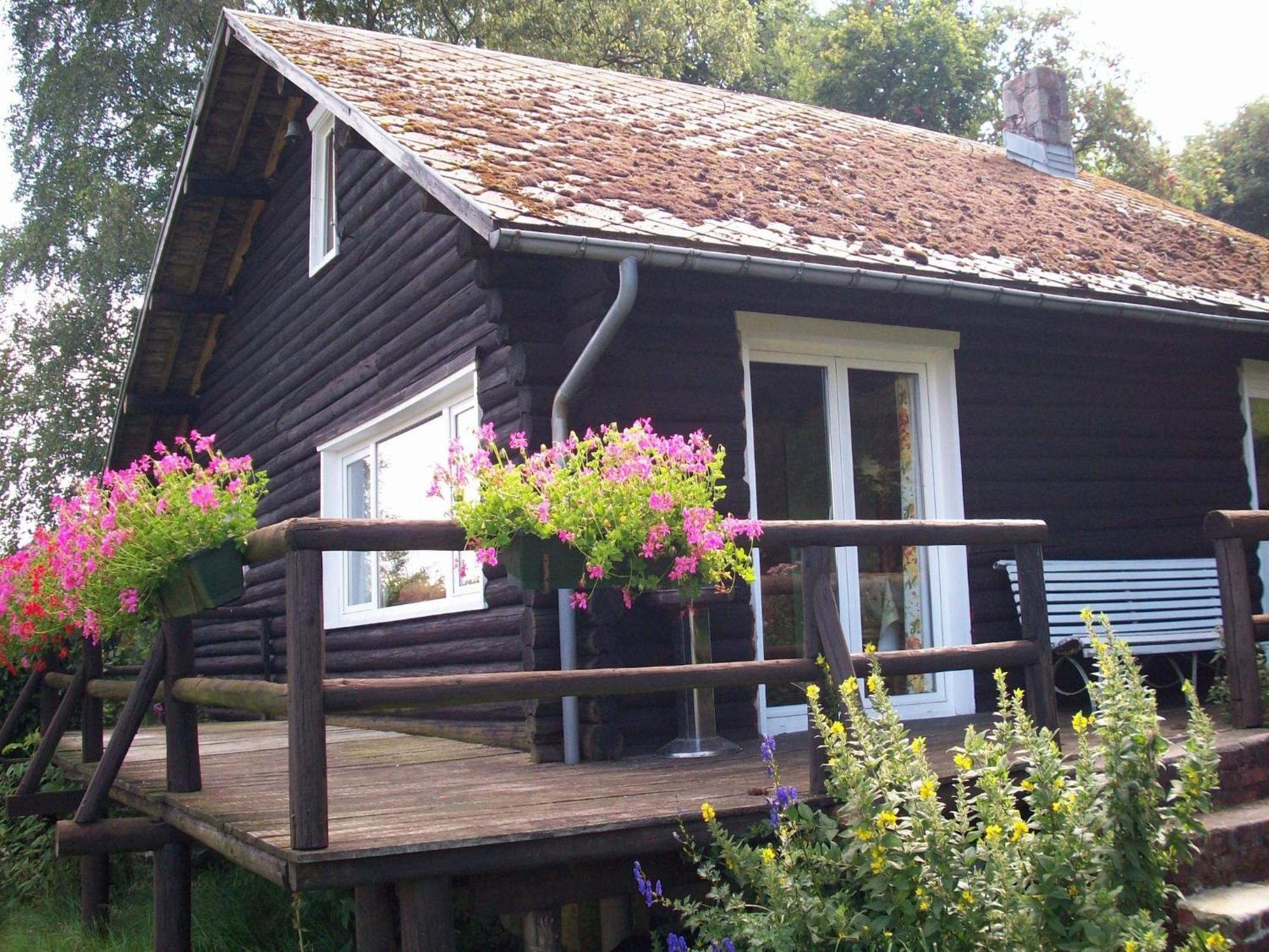 Open Wooden Chalet Built Against A Hill Francorchamps Eksteriør billede